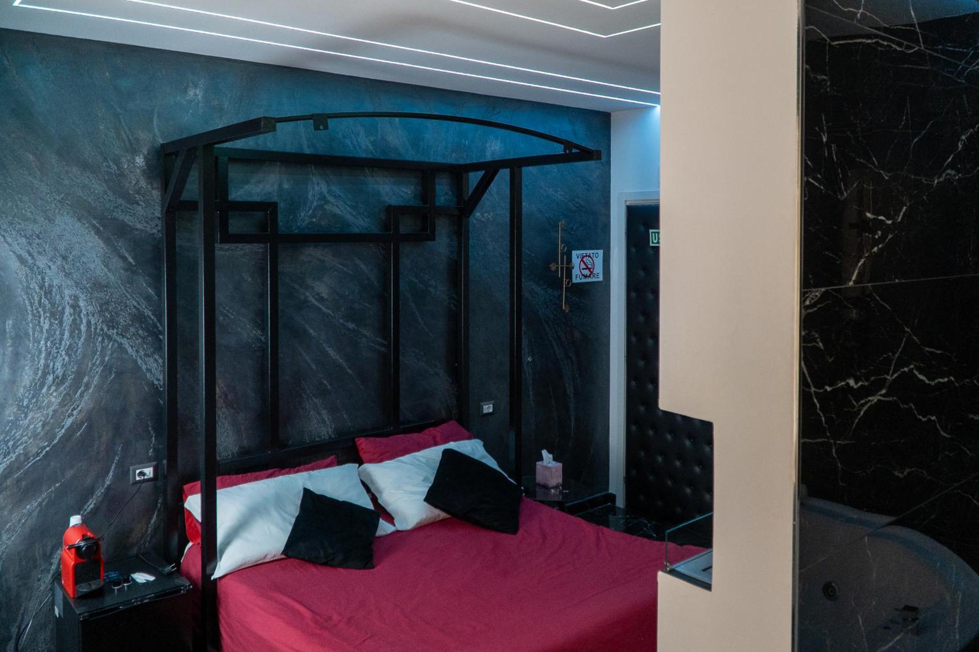Suite Luxury Bdsm Rom Exterior foto