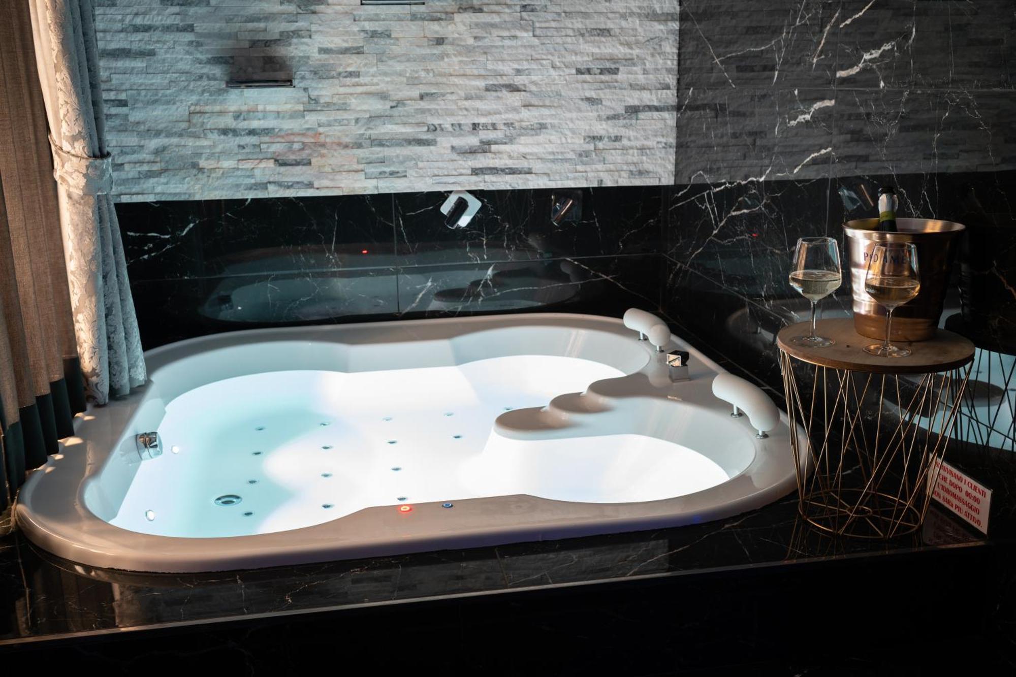 Suite Luxury Bdsm Rom Exterior foto