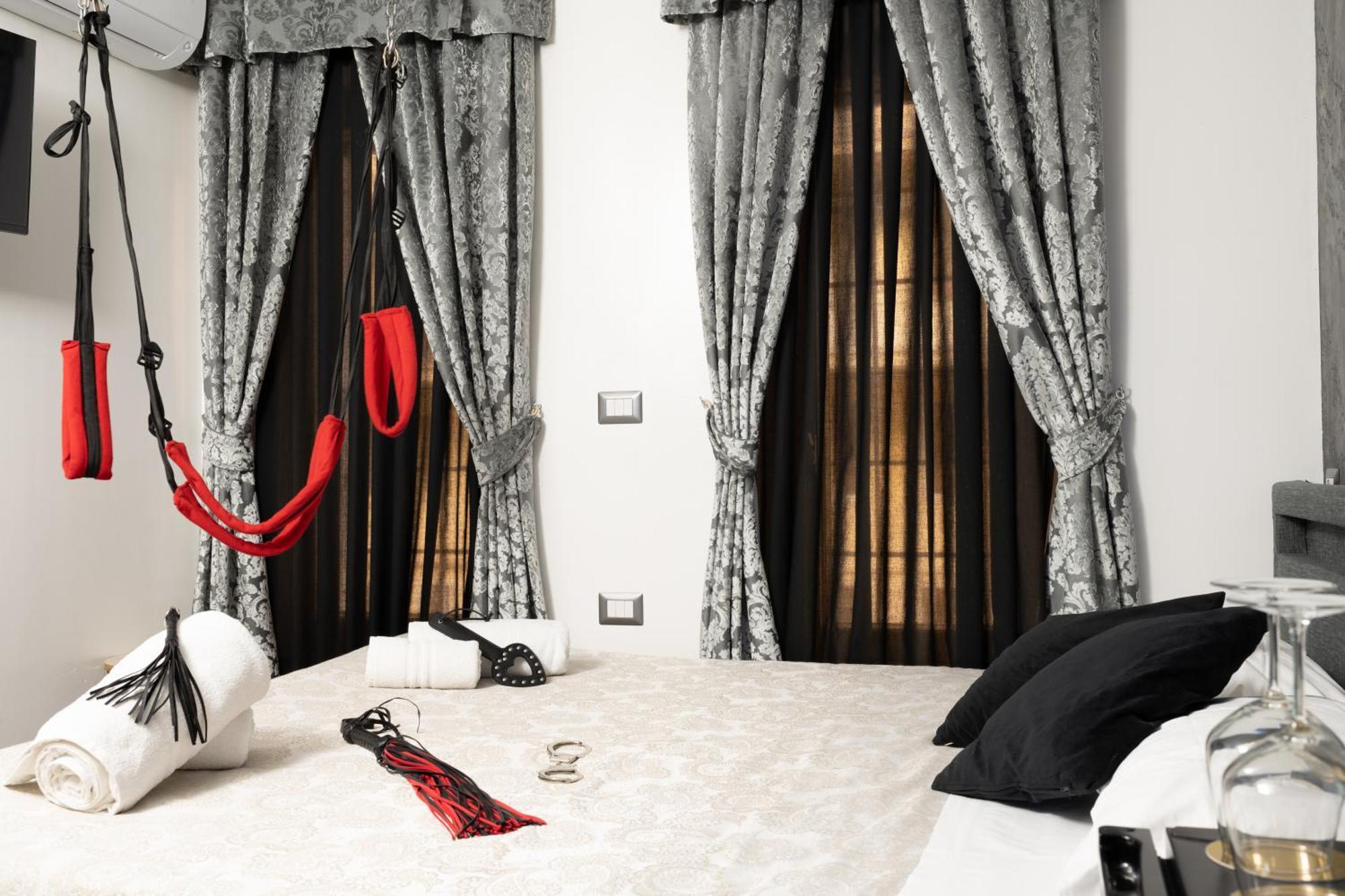 Suite Luxury Bdsm Rom Exterior foto